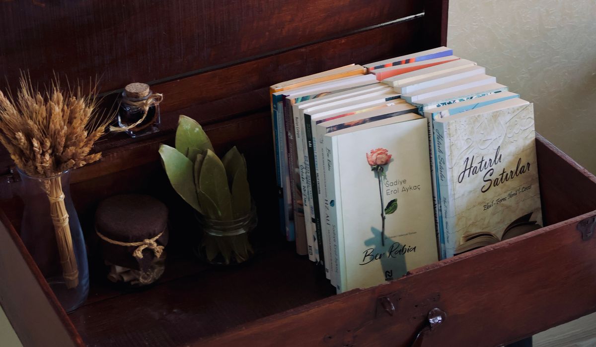 Creating a Gallery Wall with Family Photos